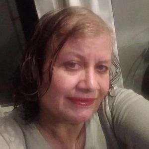 Meet your Posher, Esperanza